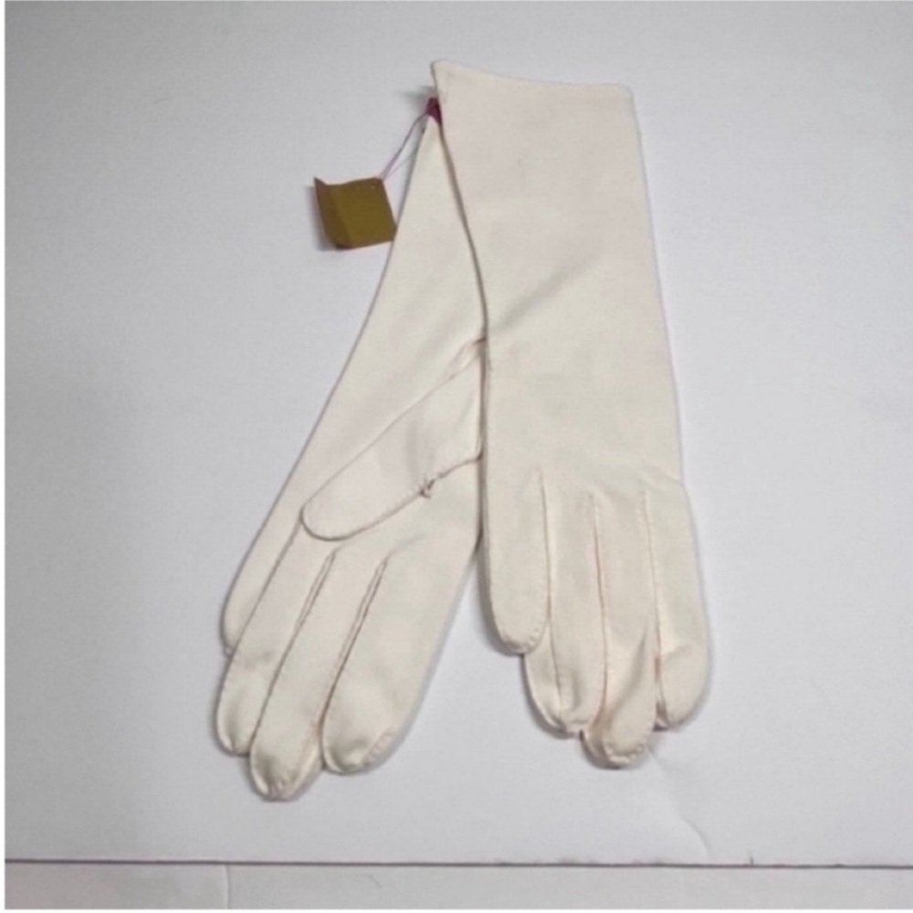Sophisticated Women's Cream Gloves